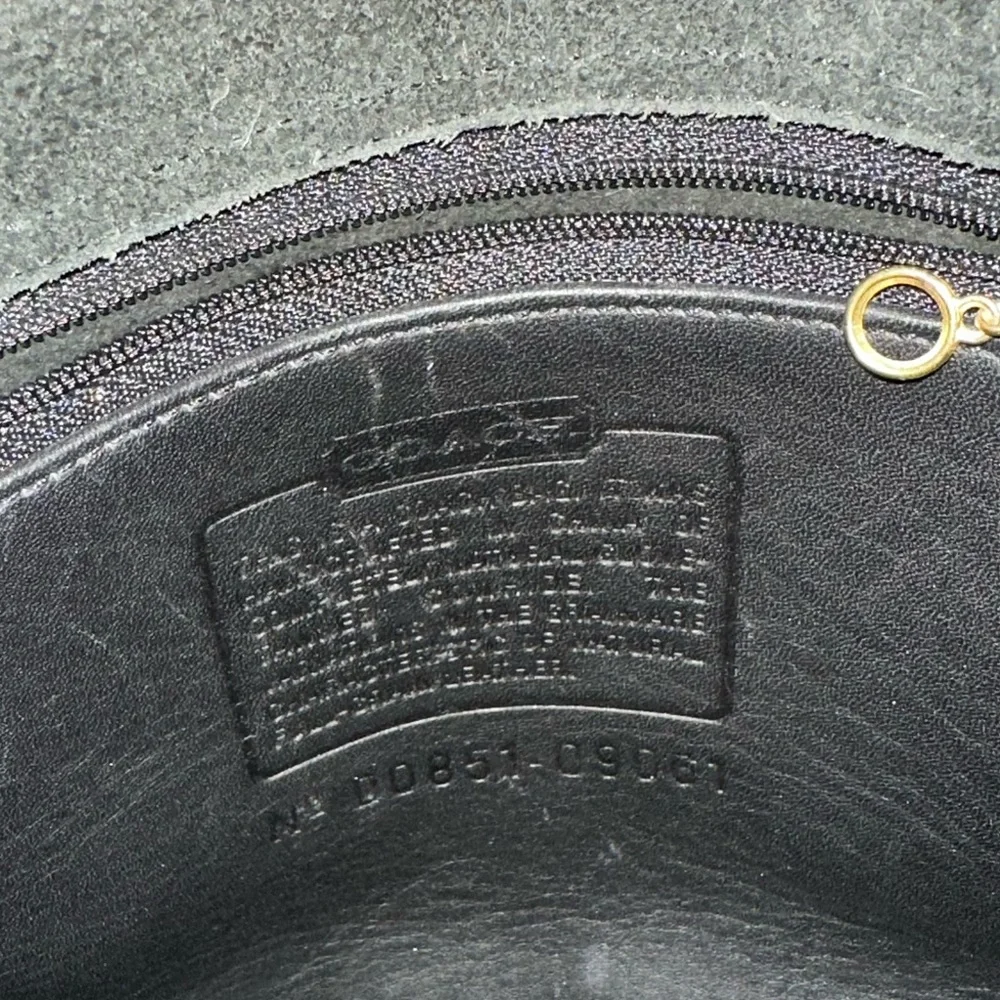 VINTAGE COACH!!! MINT CONDITION!!! - Picture 9 of 11